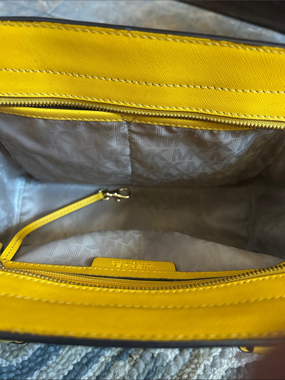 MICHAEL Michael Kors Selma satchel in yellow saffiano leather crossbody, EUC - Picture 11 of 12
